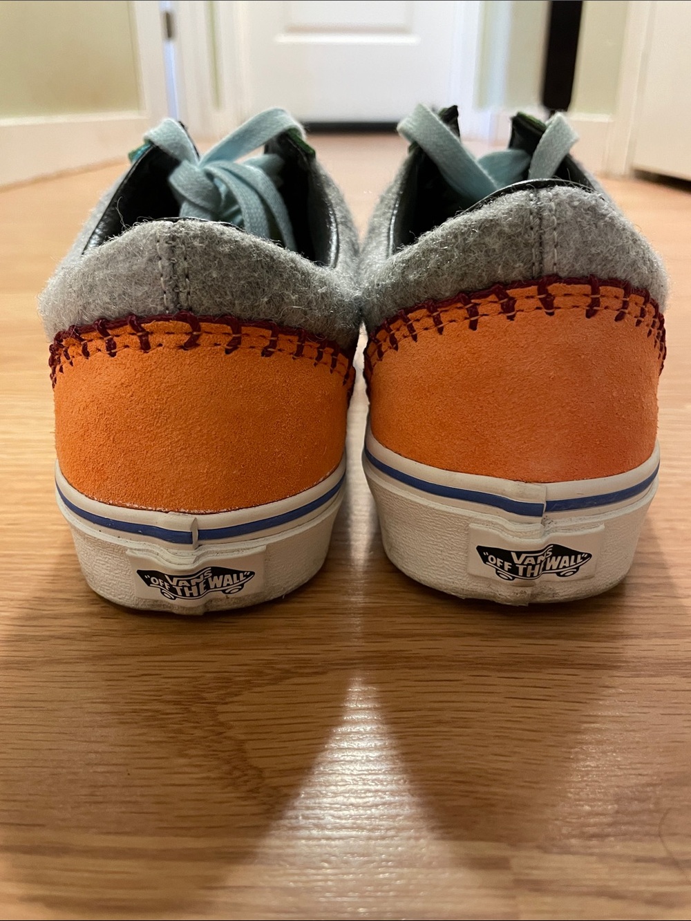 New Vans Gray Low-Top Felt Blanket Stitch Sneakers - Picture 2 of 6